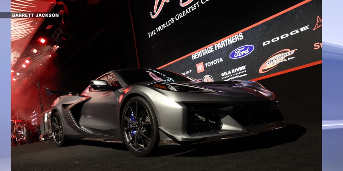 Barrett-Jackson car auction roars into South Florida Fairgrounds Barrett-Jackson car auction roars into South Florida Fairgrounds