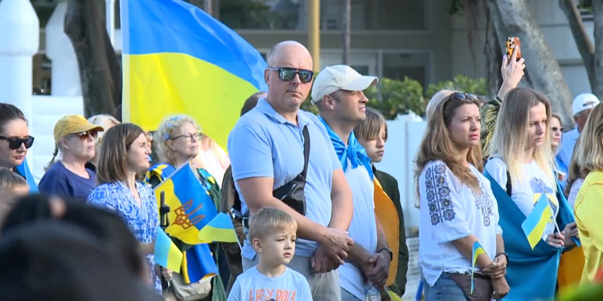 Endwar Rally Hundreds rally in West Palm Beach to stand with Ukraine amid ...